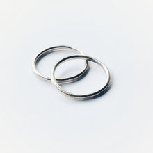 Load image into Gallery viewer, Set of 2 sterling silver stacking ring bands
